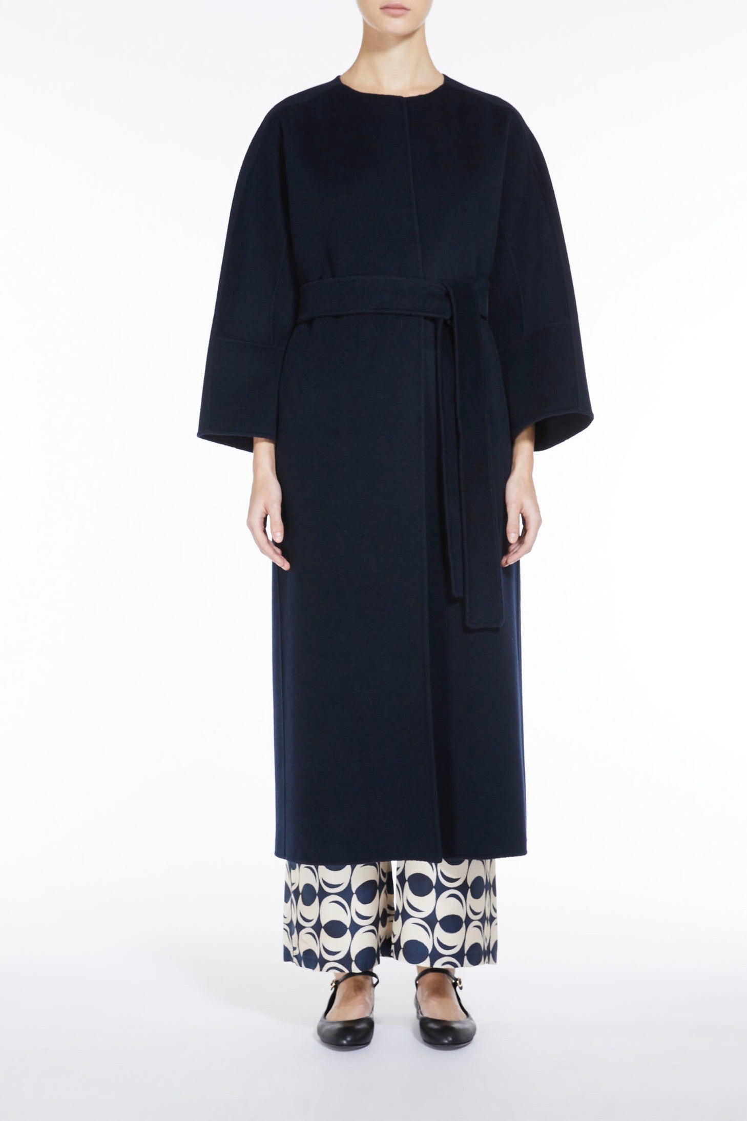 断捨離中です♡‼️MaxMara 黒 美品！！リアルト38 Collection Studio 送料無料｜マックスマーラ公式サイト